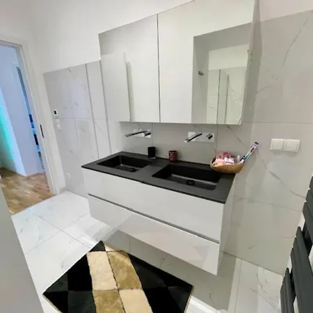 Апартаменты *luxus In Der Grazer Innenstadt*